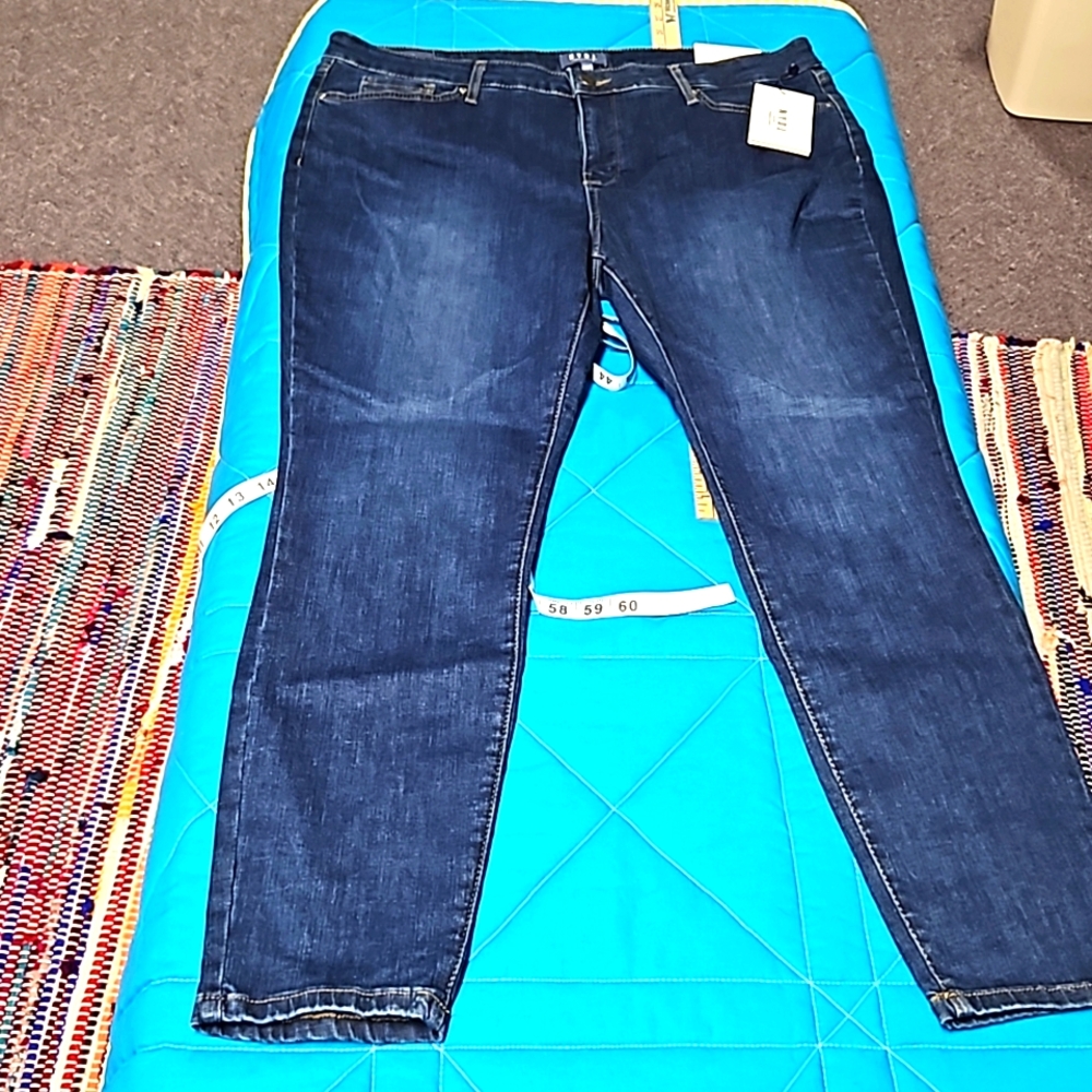 NWT NYDJ jeans dark wash size 14.